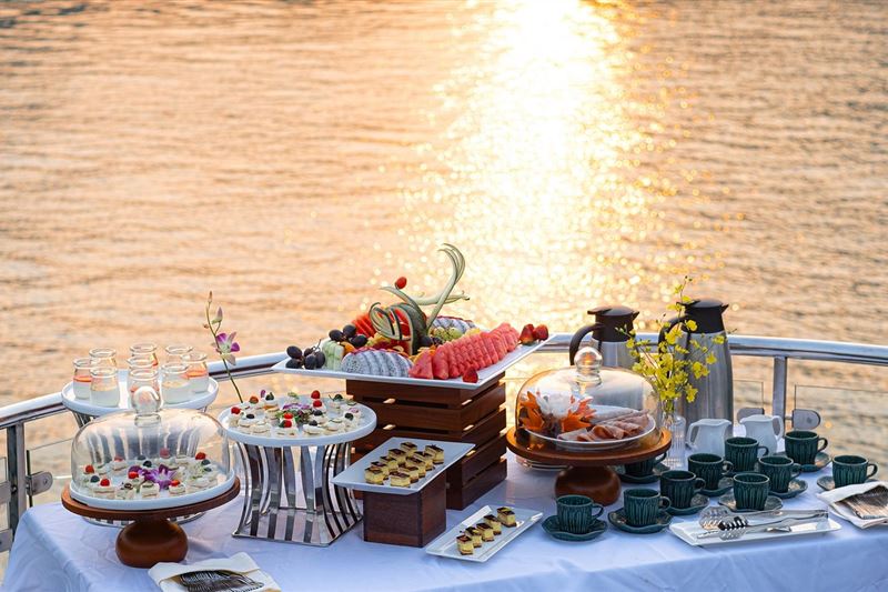 Symphony Cruise Ha Long Bay – Luxury Day Cruise Experience